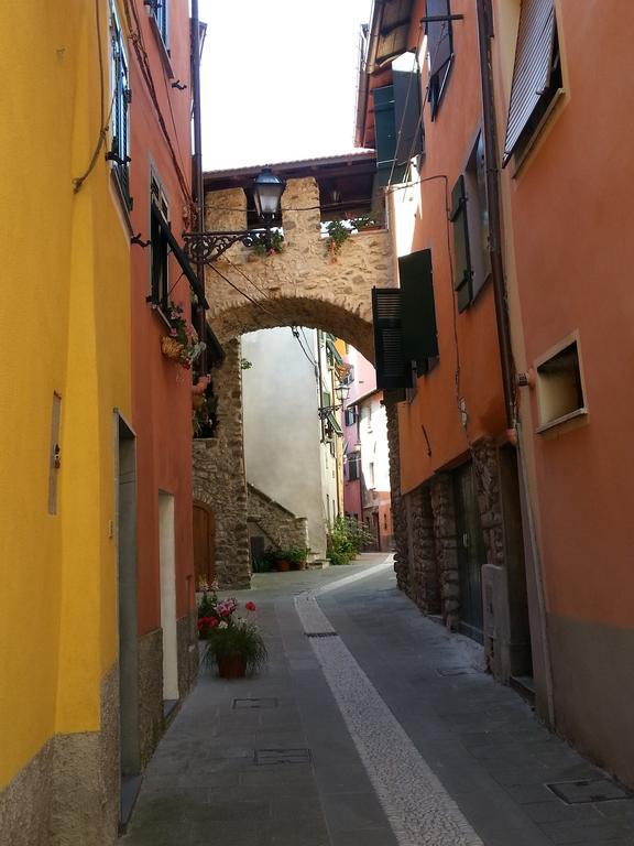 La Luna Nel Borgo Brugnato Luaran gambar