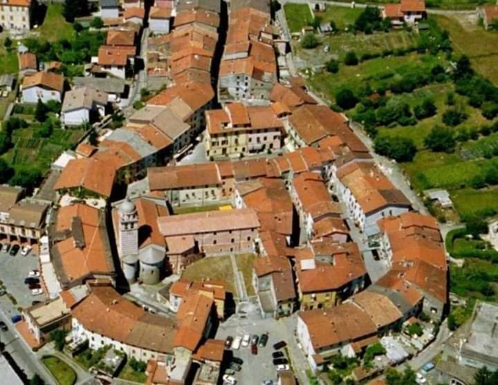 La Luna Nel Borgo Brugnato Luaran gambar